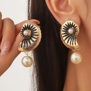 Anthropologie Gold Black Shell Earrings with Pearls